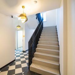Lindwurmstrasse-Boardinghouse-Treppe